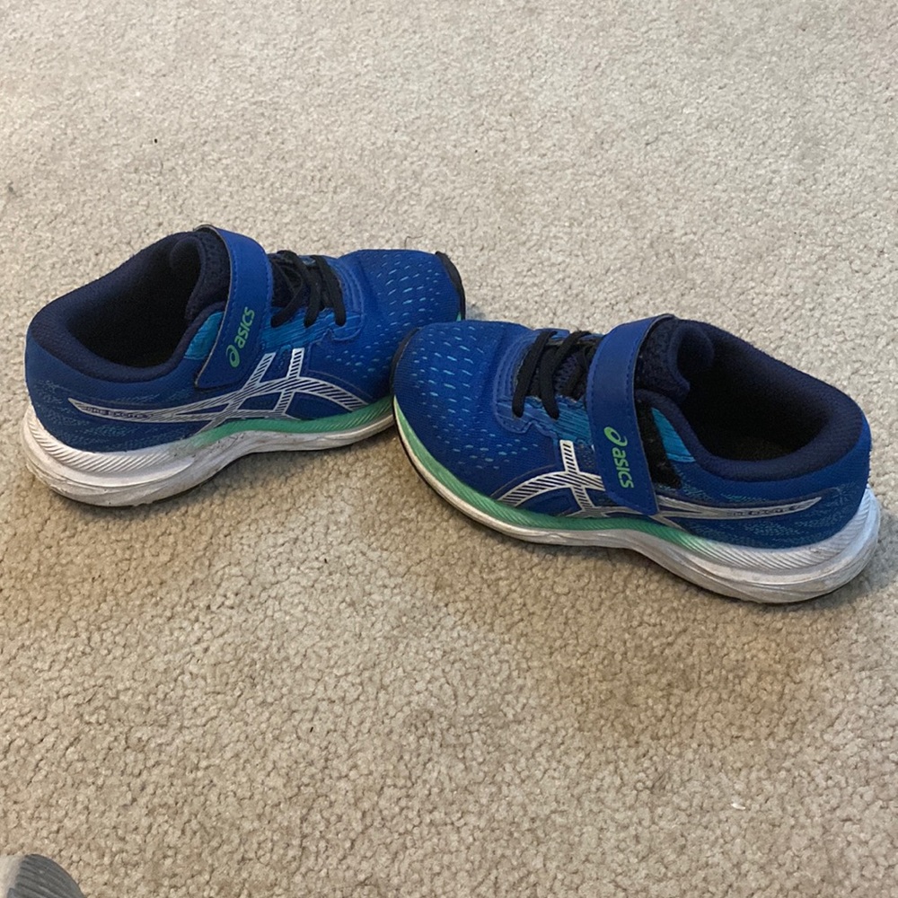 Boys size 11 ASICS shoes! GUC - just needs cleaned up!